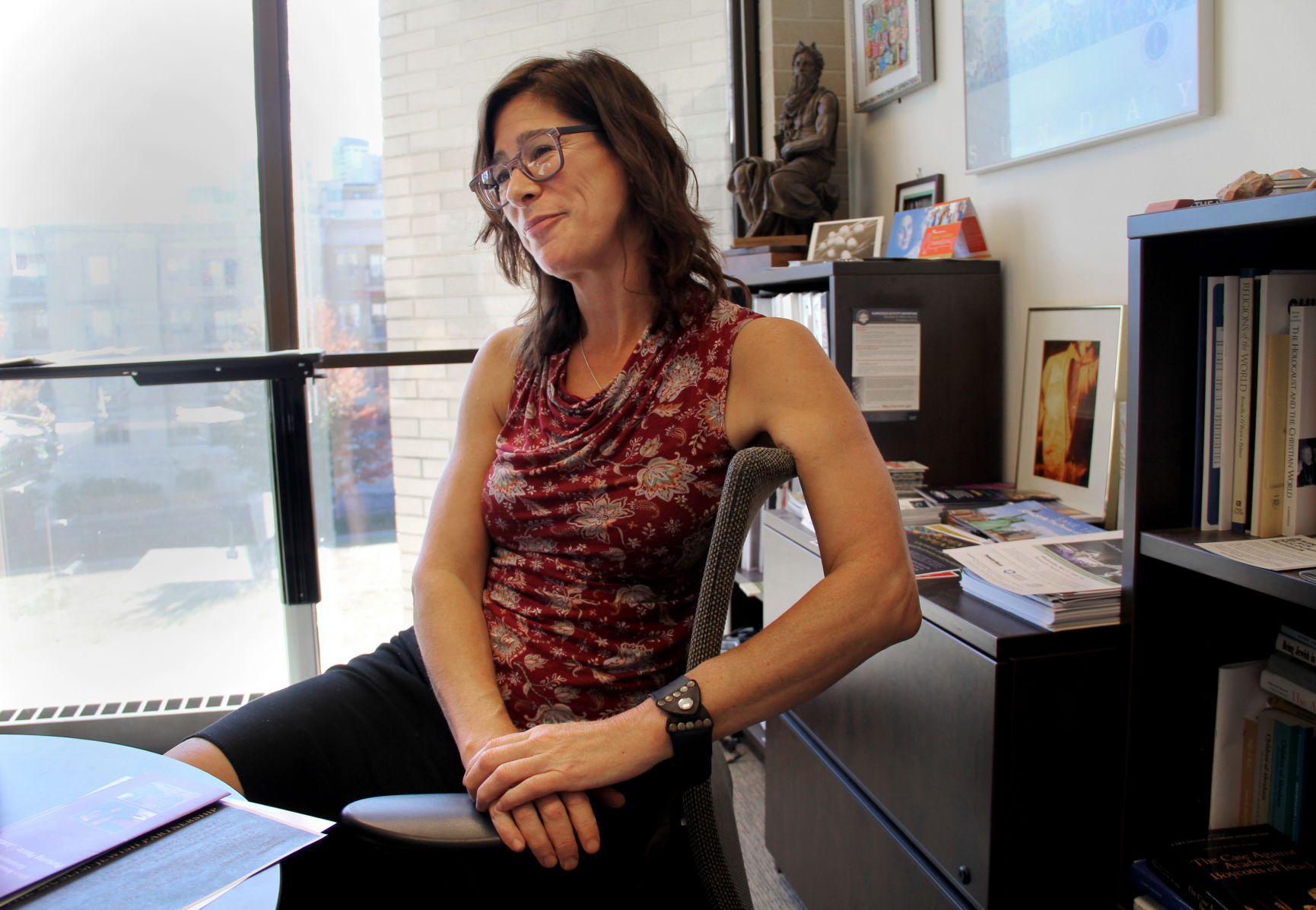 Elana Kahn